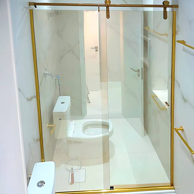 Box de Vidro para Banheiro Luxe Trilho Redondo 10 Box De Banheiro Roldanas Aparentes Inox Dourado