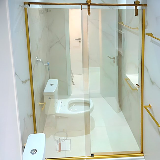 Box de Vidro para Banheiro Luxe Trilho Redondo 10 Box De Banheiro Roldanas Aparentes Inox Dourado